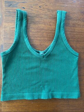 Mono B Green Ribbed V-Neck Cropped Tank Top - size M